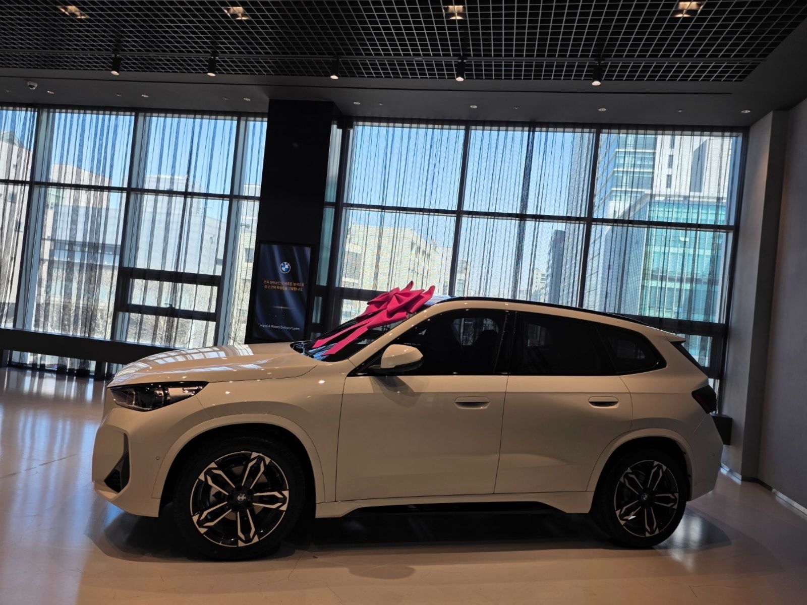 BMW X1 sDrive18d xLine 측면 출고사진